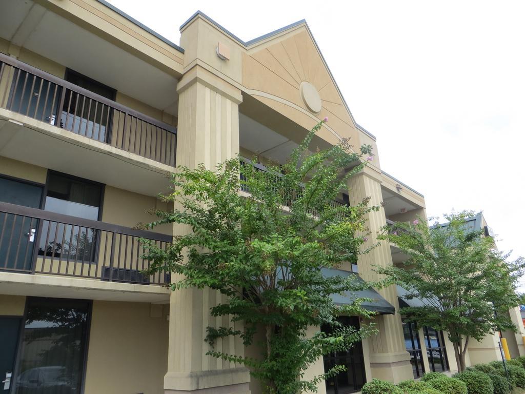 Budgetel Inn & Suites Macon Exterior photo