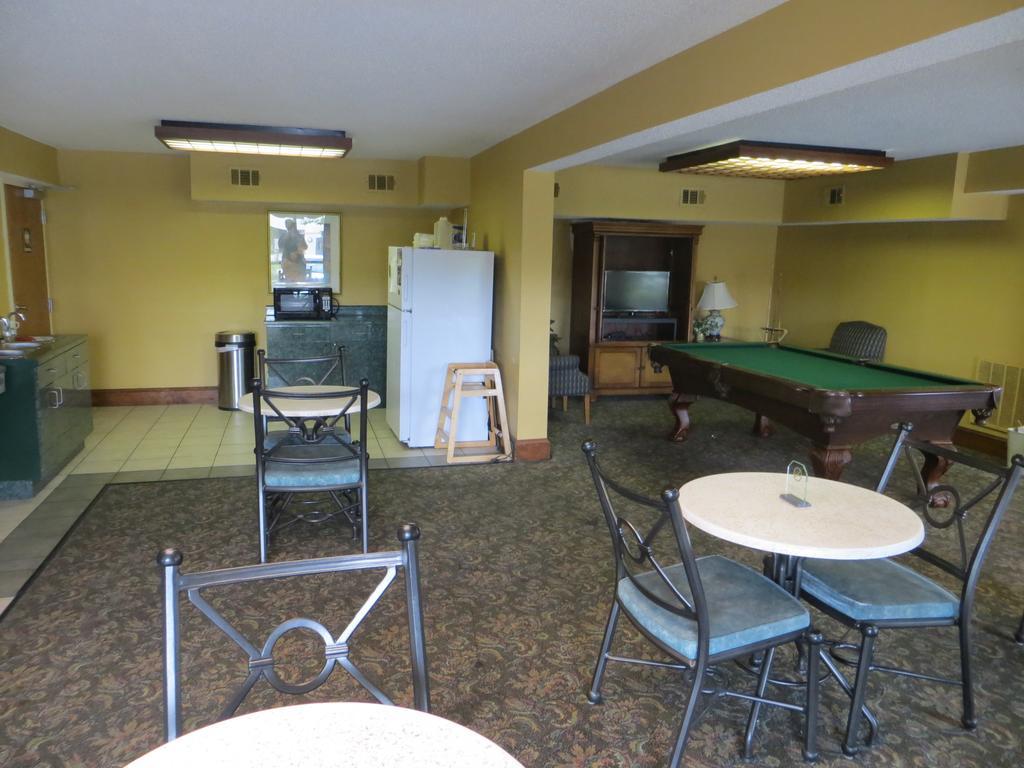 Budgetel Inn & Suites Macon Exterior photo