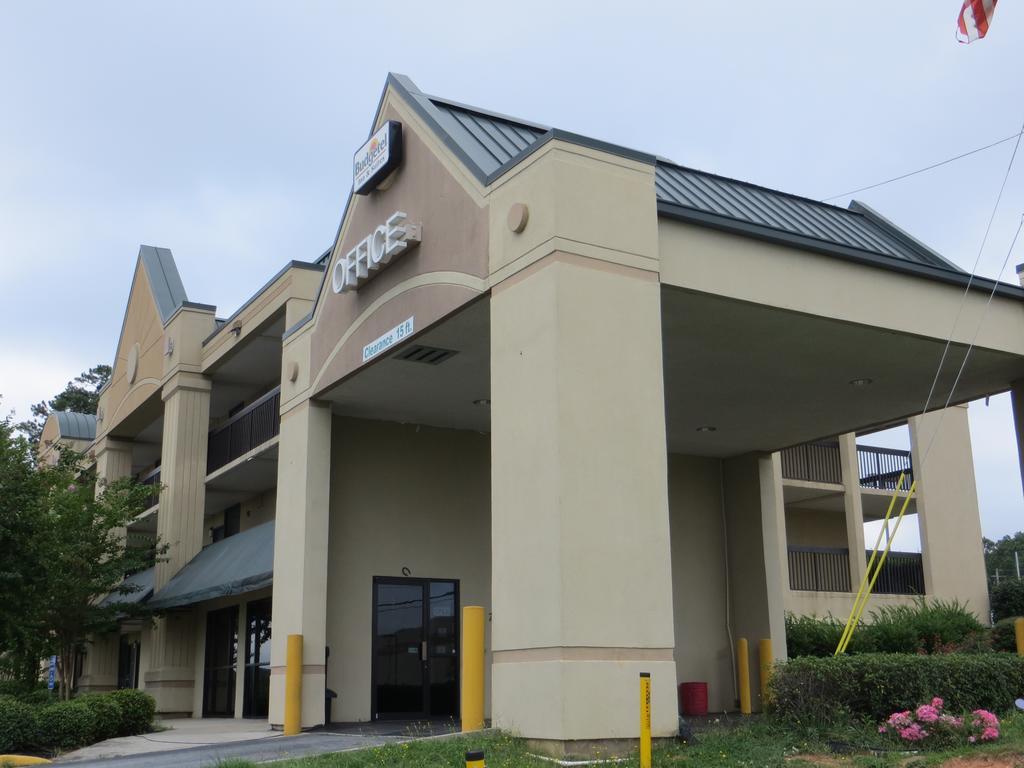 Budgetel Inn & Suites Macon Exterior photo
